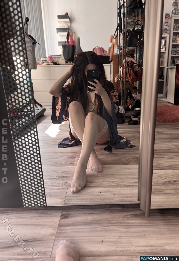 Nini Raven / Nini_Raven / raven_nini Meztelen OnlyFans  Kikerült fotó #1
