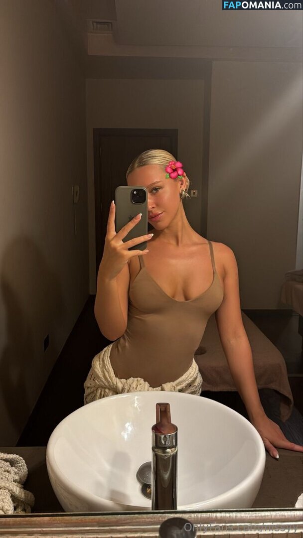 arisnsnn / hhiddengem / nissyy / thewhiskeymol Meztelen OnlyFans  Kikerült fotó #8