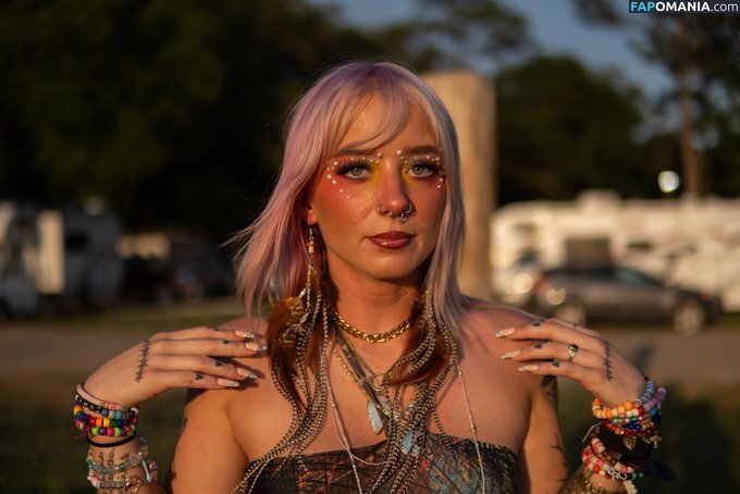 chloeblackz / onevegetabletwo Meztelen OnlyFans  Kikerült fotó #4