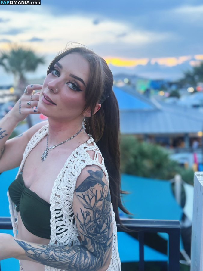 chloeblackz / onevegetabletwo Meztelen OnlyFans  Kikerült fotó #6