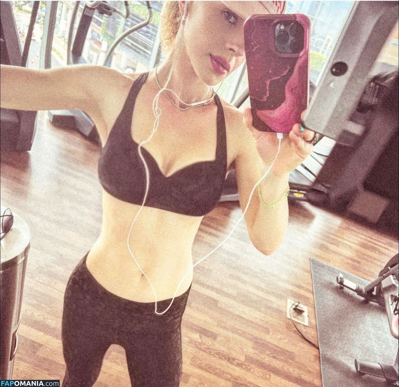 Orianthi / iamorianthi Meztelen OnlyFans  Kikerült fotó #8