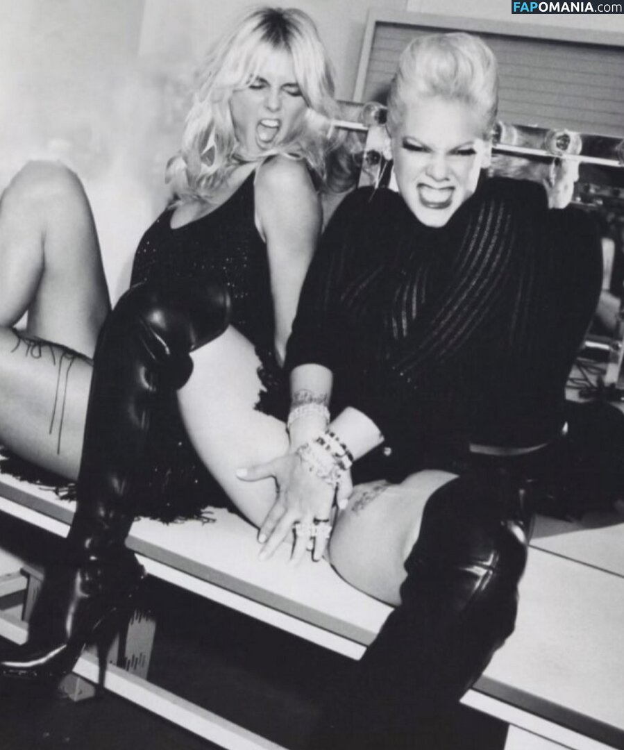 Alecia Beth Moore / Pink Meztelen OnlyFans  Kikerült fotó #29