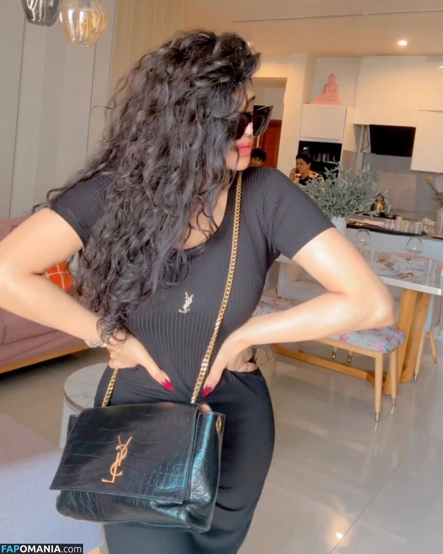 Piumi / https: / queenpiumi / queenpiyumy Meztelen OnlyFans  Kikerült fotó #6