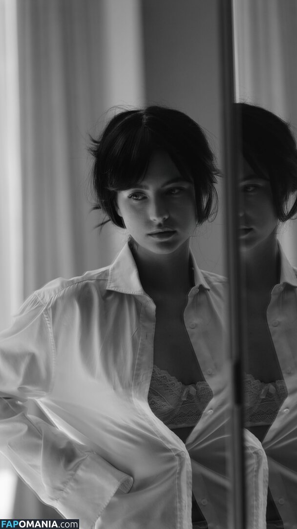 Pauline Maugauin / Pola Petrenko / polapetrenko Meztelen OnlyFans  Kikerült fotó #5