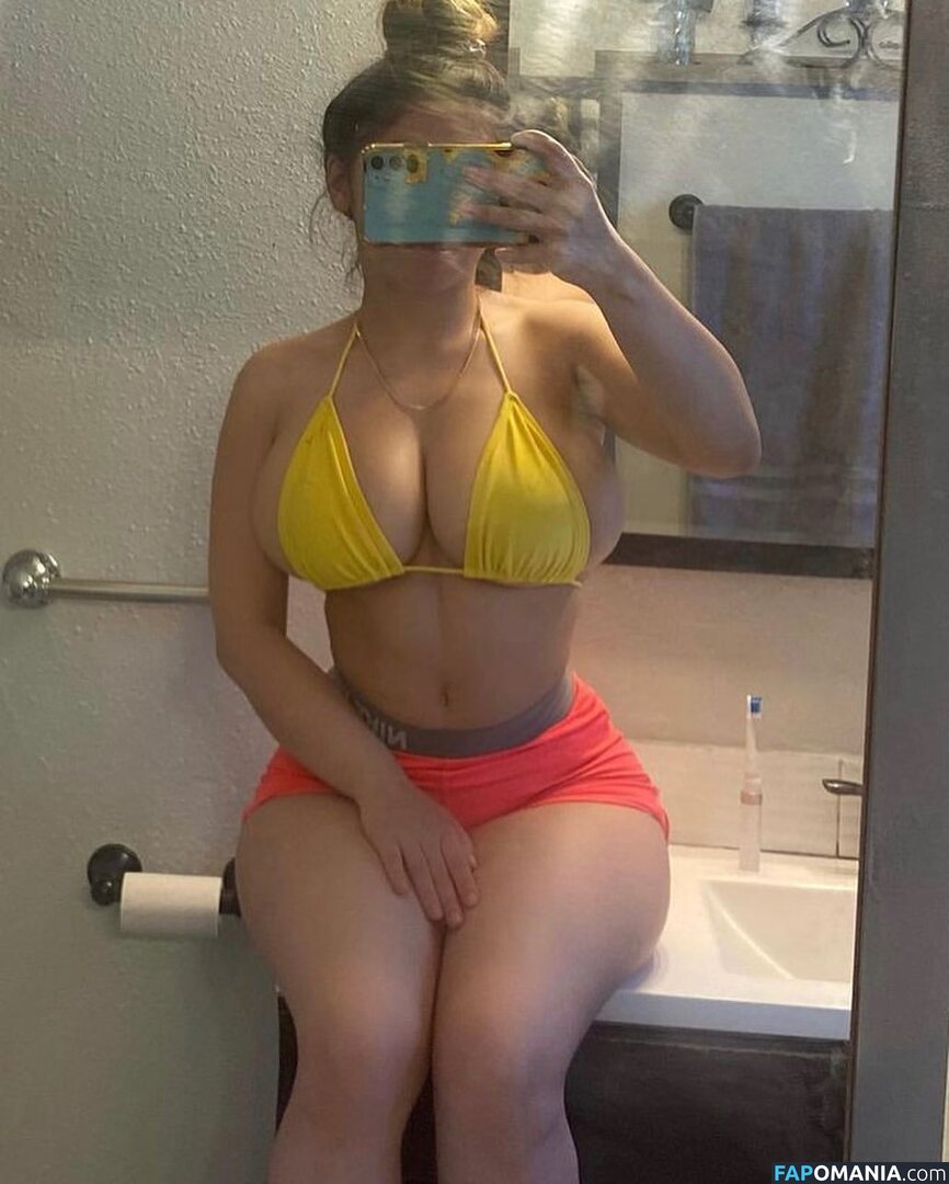 babyemilyver / princessemily / princesssaaemily Meztelen OnlyFans  Kikerült fotó #7