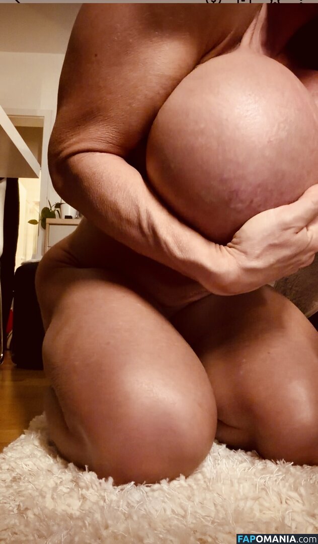 QueenMuscleBoobs Meztelen OnlyFans  Kikerült fotó #20