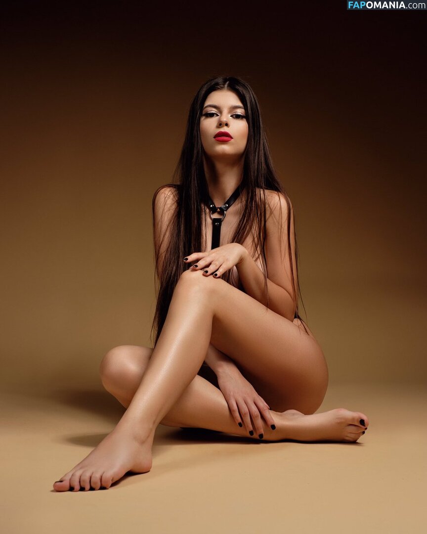 Raducu Mihaela / mihaelaraducu / raducumihaela / raducumihaela__ Meztelen OnlyFans  Kikerült fotó #1