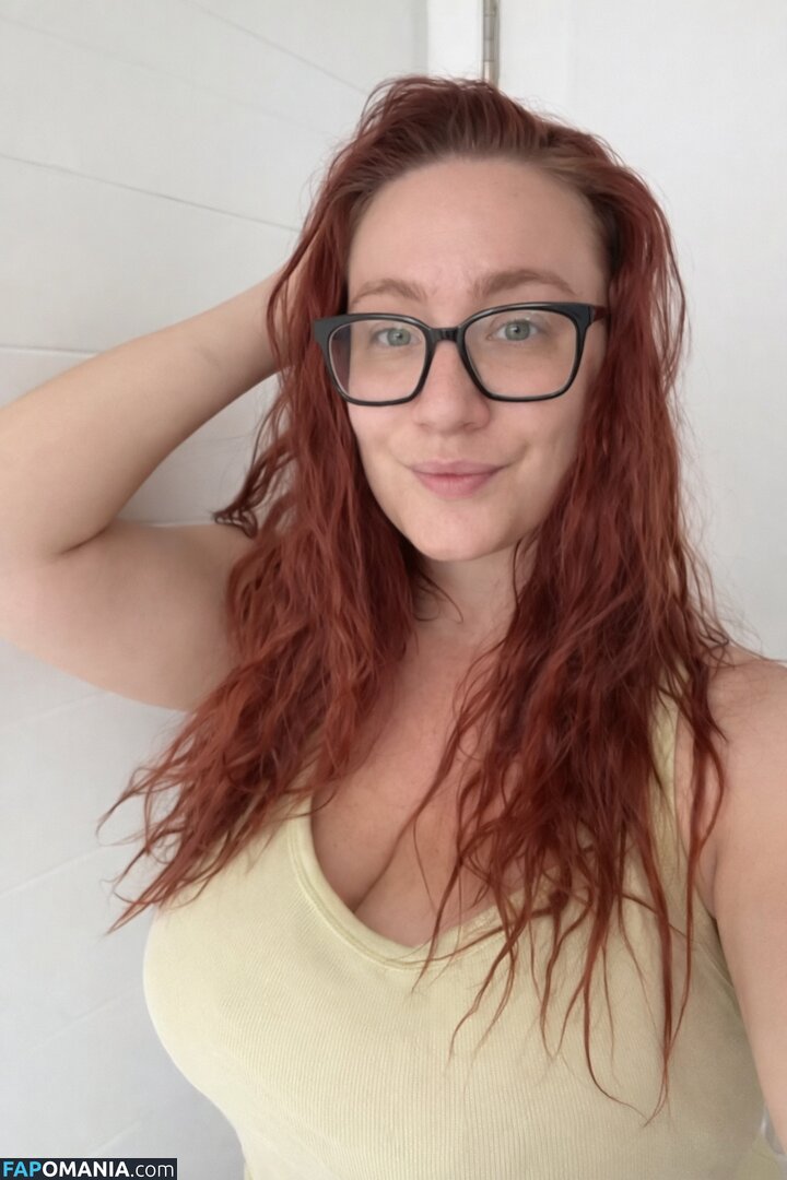 ChicksWithFics / RefashionedHippie Meztelen OnlyFans  Kikerült fotó #1