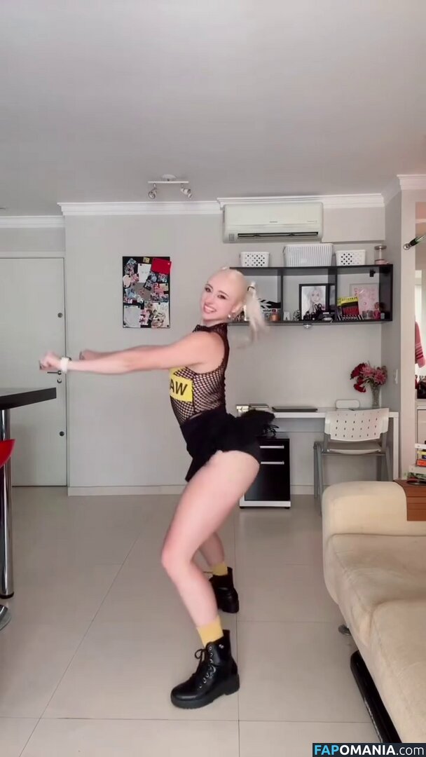 Renata Schneider / renata.c.schneider Meztelen OnlyFans  Kikerült fotó #5