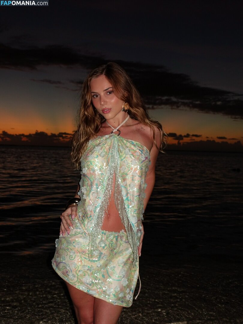 Romane Bertrand / rromane.b Meztelen OnlyFans  Kikerült fotó #6