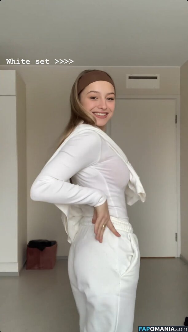 Romane Salvetti / romane_slvt Meztelen OnlyFans  Kikerült fotó #4