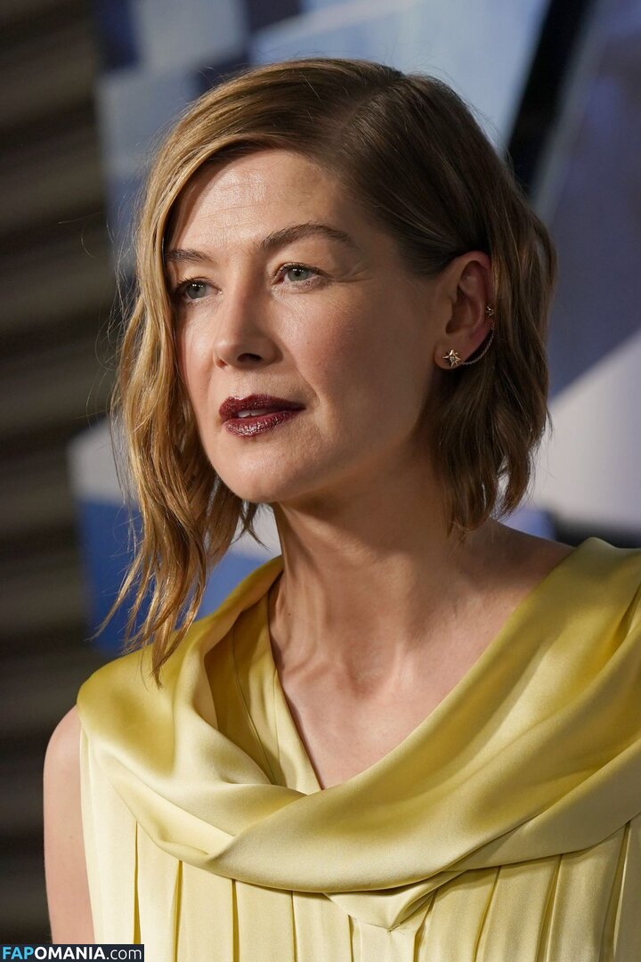 Rosamund Pike / mspike Meztelen OnlyFans  Kikerült fotó #111