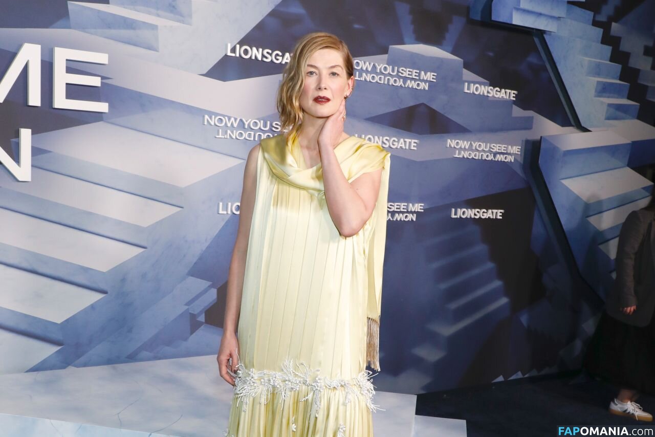 Rosamund Pike / mspike Meztelen OnlyFans  Kikerült fotó #114
