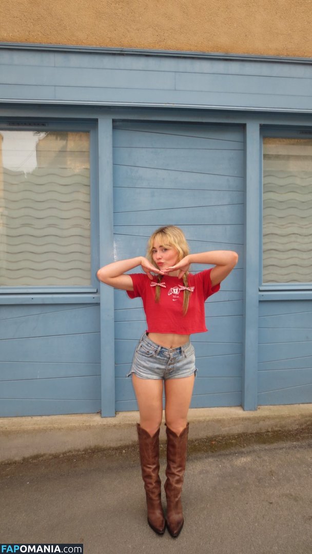 Sabrina Carpenter / https: / sabrinacarpenter Meztelen OnlyFans  Kikerült fotó #74