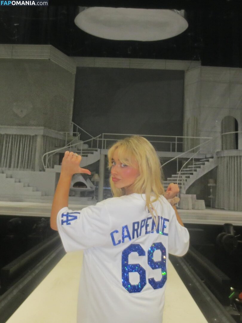 Sabrina Carpenter / https: / sabrinacarpenter Meztelen OnlyFans  Kikerült fotó #2487