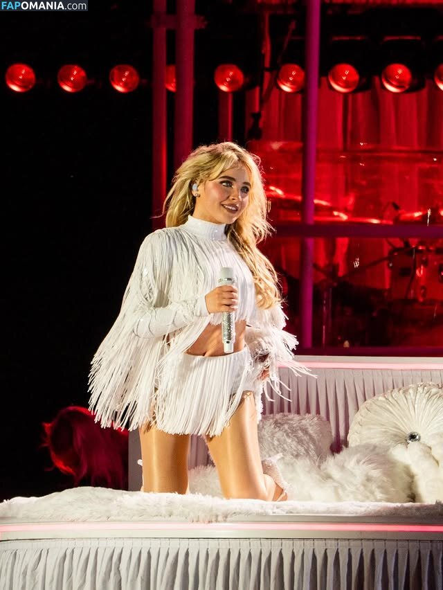 Sabrina Carpenter / https: / sabrinacarpenter Meztelen OnlyFans  Kikerült fotó #2502