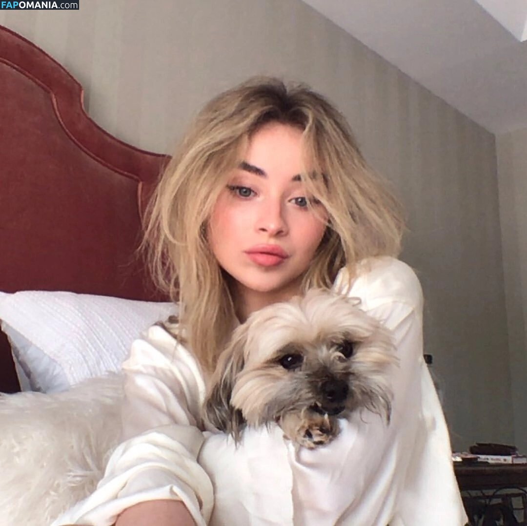 Sabrina Carpenter / https: / sabrinacarpenter Meztelen OnlyFans  Kikerült fotó #2512