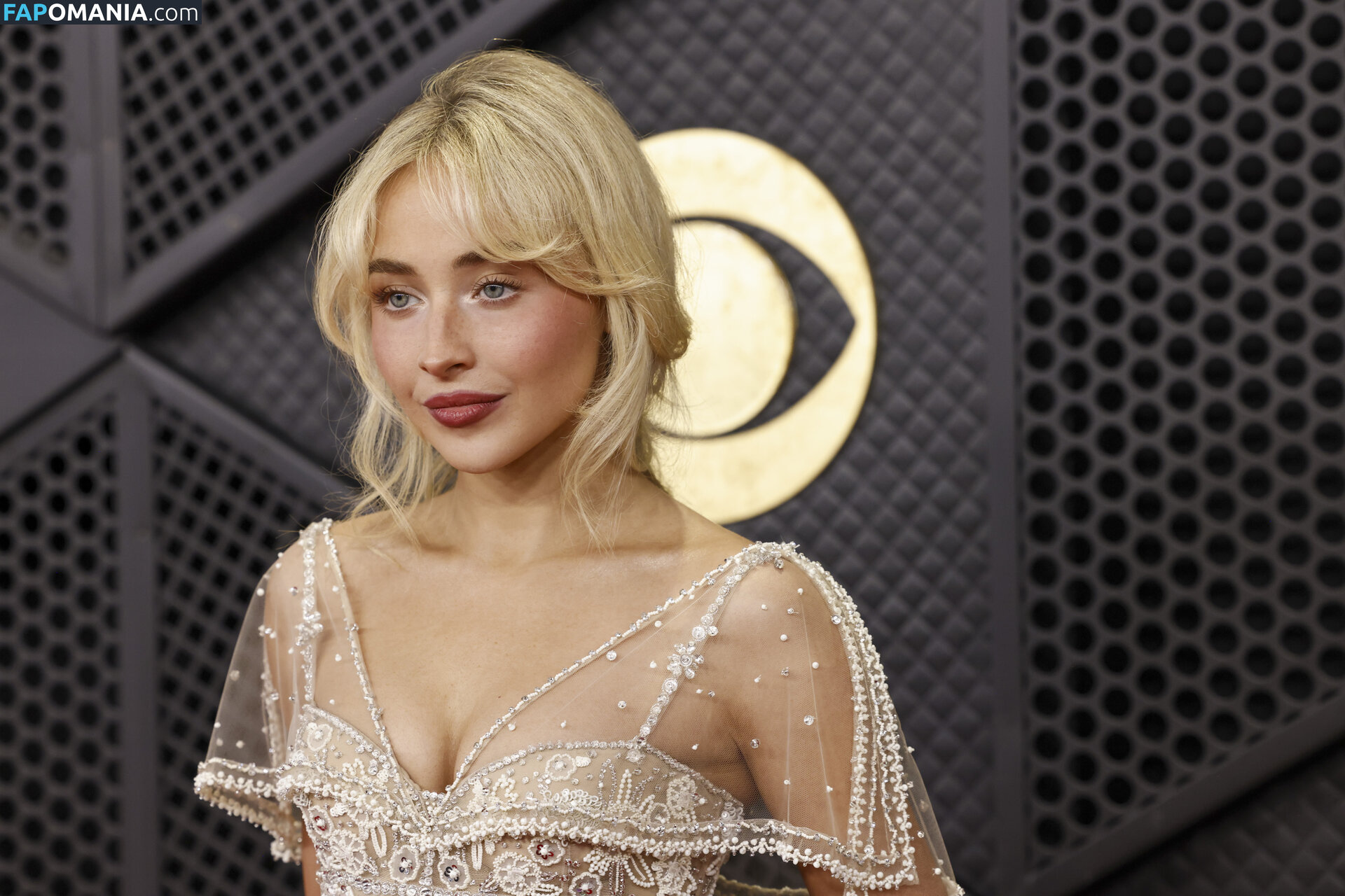 Sabrina Carpenter / https: / sabrinacarpenter Meztelen OnlyFans  Kikerült fotó #2563