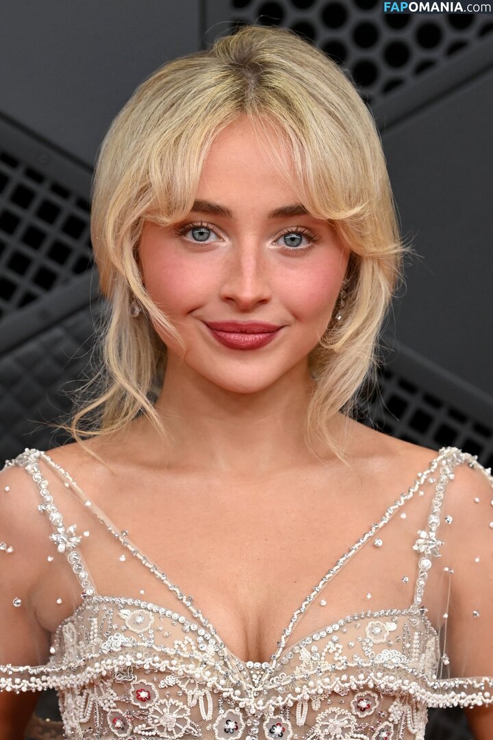 Sabrina Carpenter / https: / sabrinacarpenter Meztelen OnlyFans  Kikerült fotó #2573
