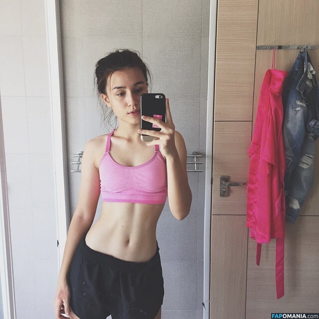 Saffron Sharpe / saffronsharpe Meztelen OnlyFans  Kikerült fotó #12