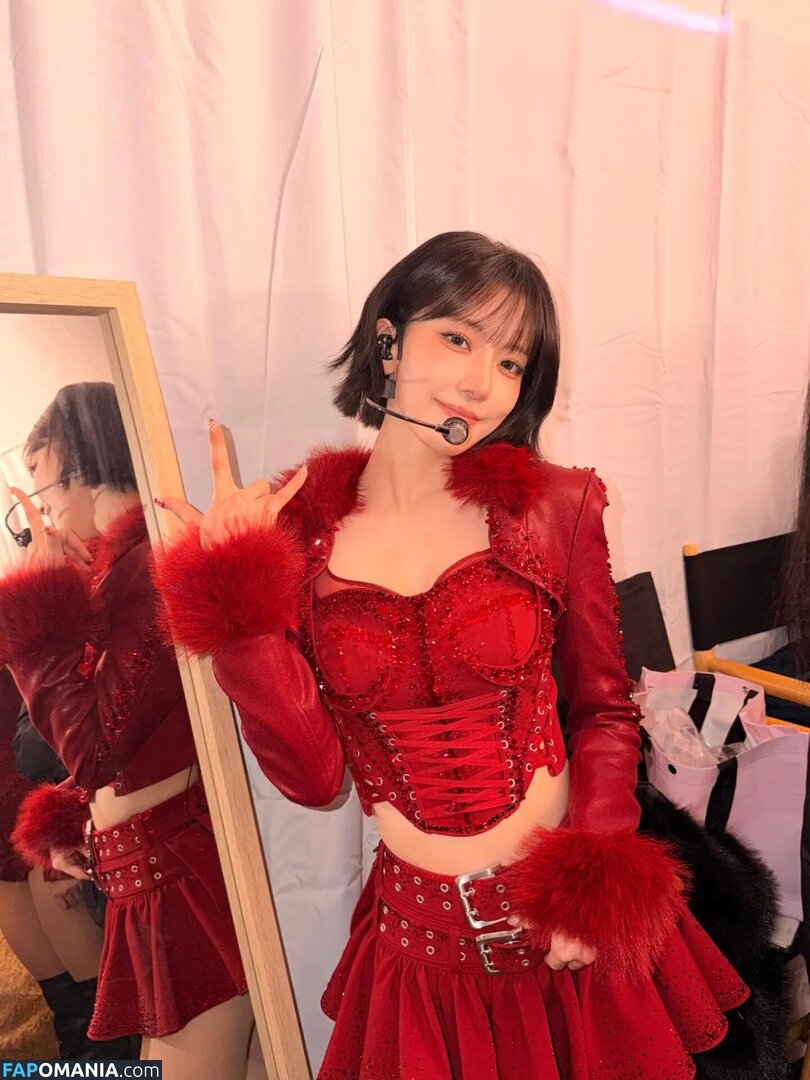 39saku_chan / LESSERAFIM / Sakura Miyawaki 宮脇 咲良 Meztelen OnlyFans  Kikerült fotó #7