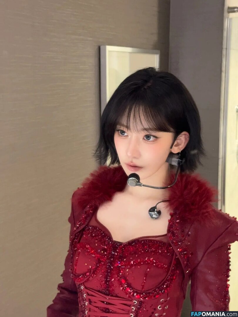 39saku_chan / LESSERAFIM / Sakura Miyawaki 宮脇 咲良 Meztelen OnlyFans  Kikerült fotó #9