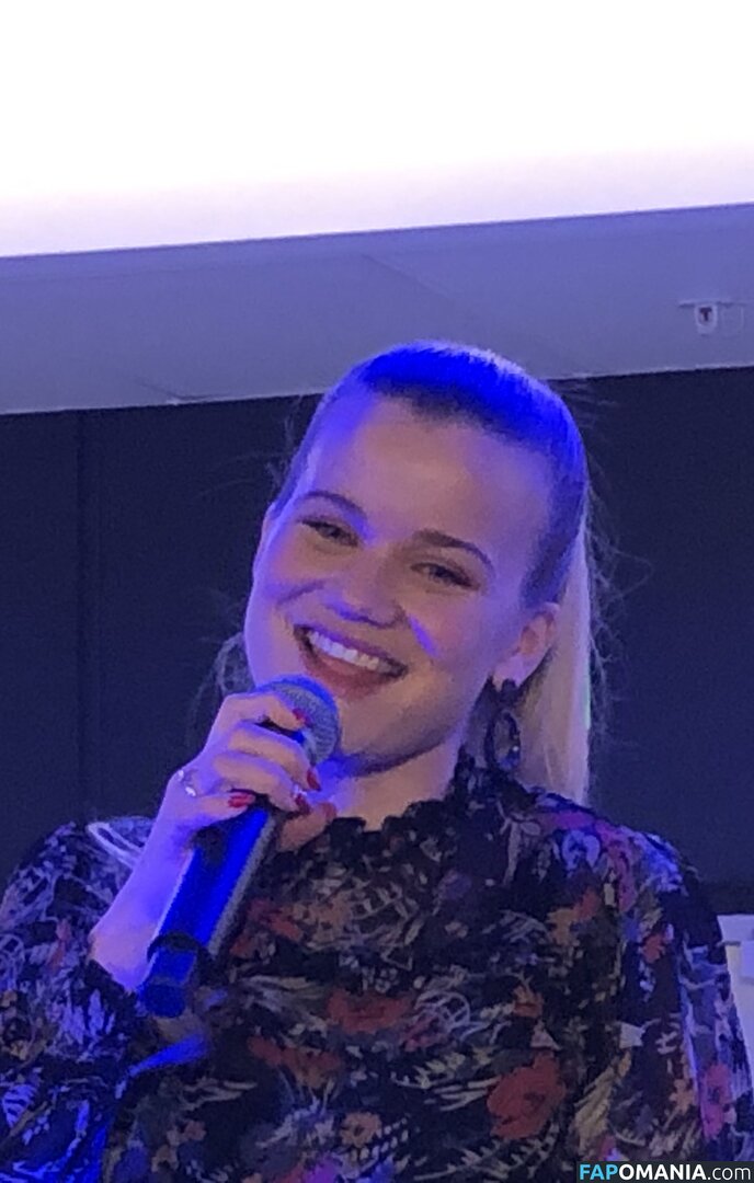 Sandra Lyng Meztelen OnlyFans  Kikerült fotó #8