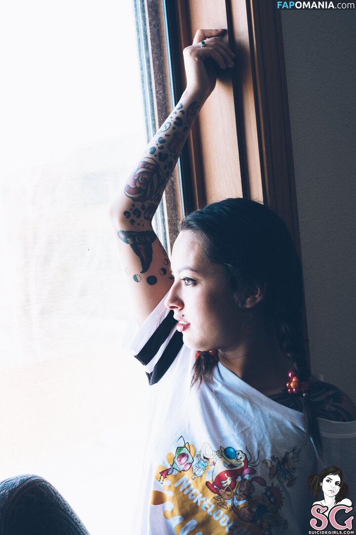 Sassafrass / _sassafrass / definite.bad.idea Meztelen OnlyFans  Kikerült fotó #1