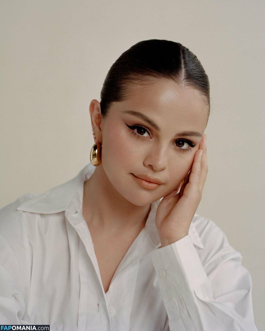 Selena Gomez Meztelen Kikerült fotó #96