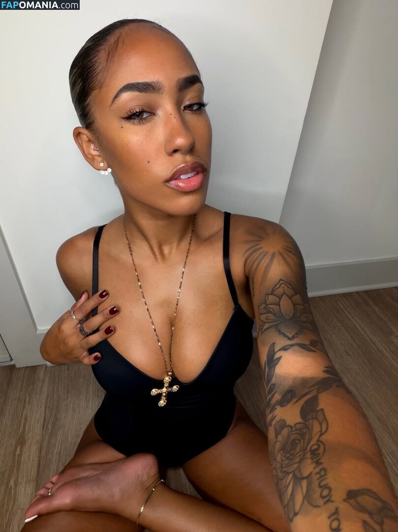 Nenee.xo / Serenity Grace / yoko1525 Meztelen OnlyFans  Kikerült fotó #4