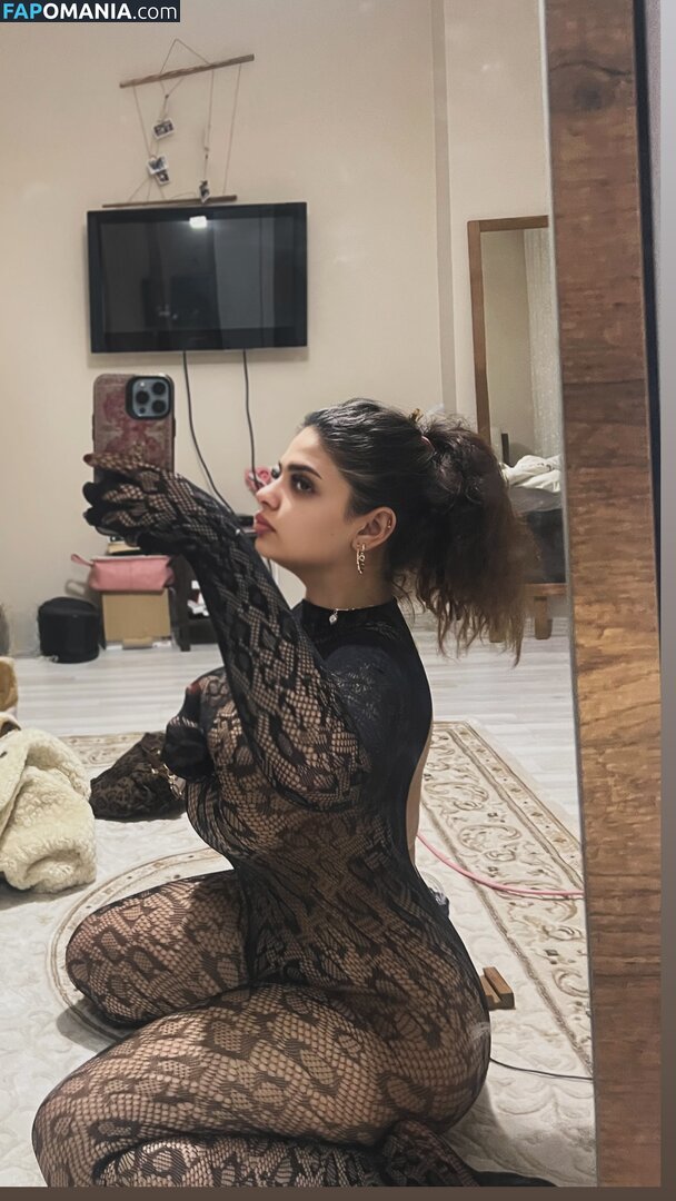 Silentnnova / Turkish busty HaticeYilmaz Meztelen OnlyFans  Kikerült fotó #3