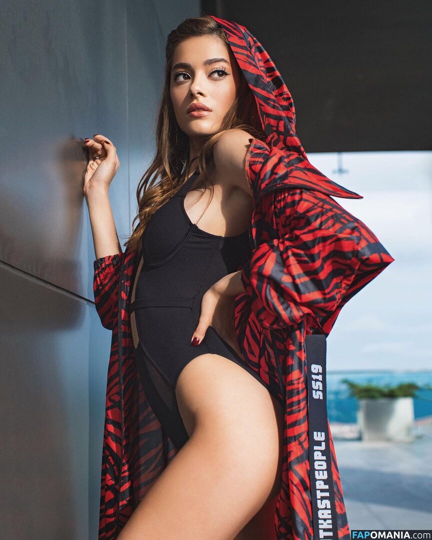 Simay Barlas Meztelen OnlyFans  Kikerült fotó #3