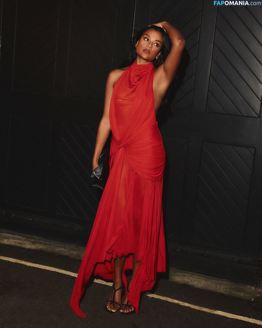 Simone Ashley / simoneashley Meztelen OnlyFans  Kikerült fotó #6