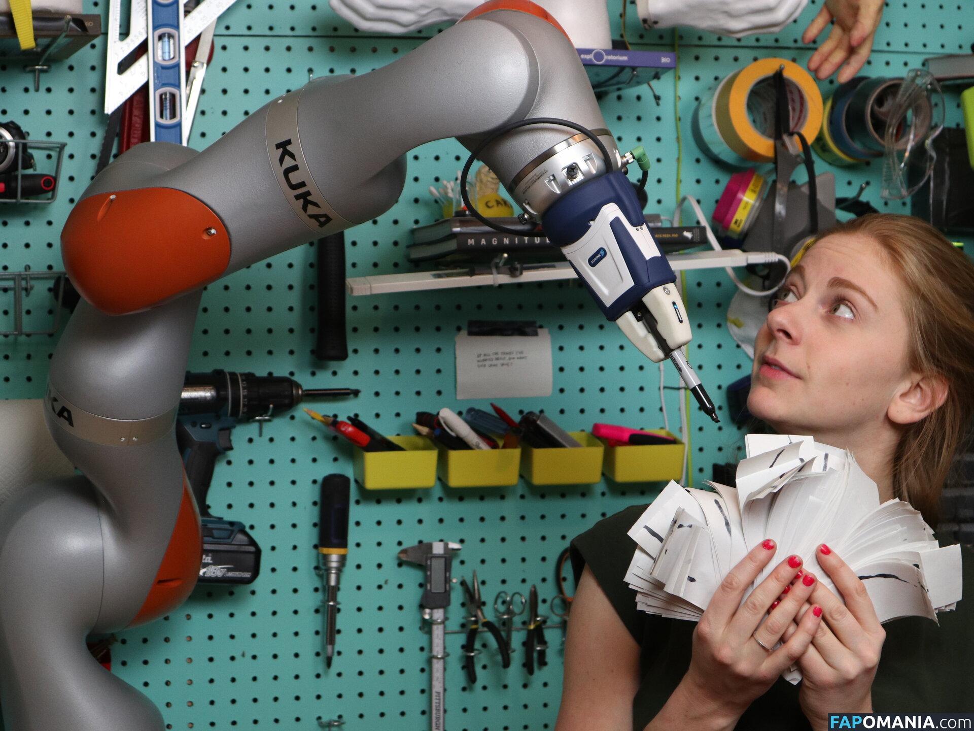 Simone Giertz / simonegiertz Meztelen OnlyFans  Kikerült fotó #3