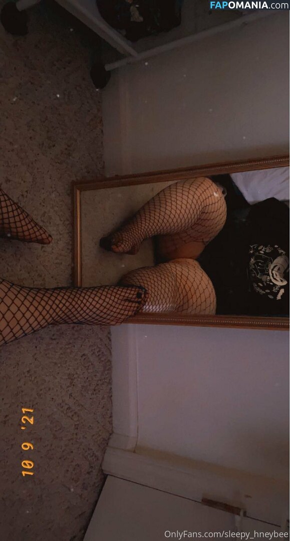 hney.bees / sleepy_hneybee Meztelen OnlyFans  Kikerült fotó #8