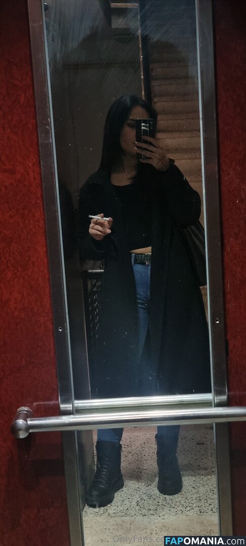 smoking_maya Meztelen OnlyFans  Kikerült fotó #15