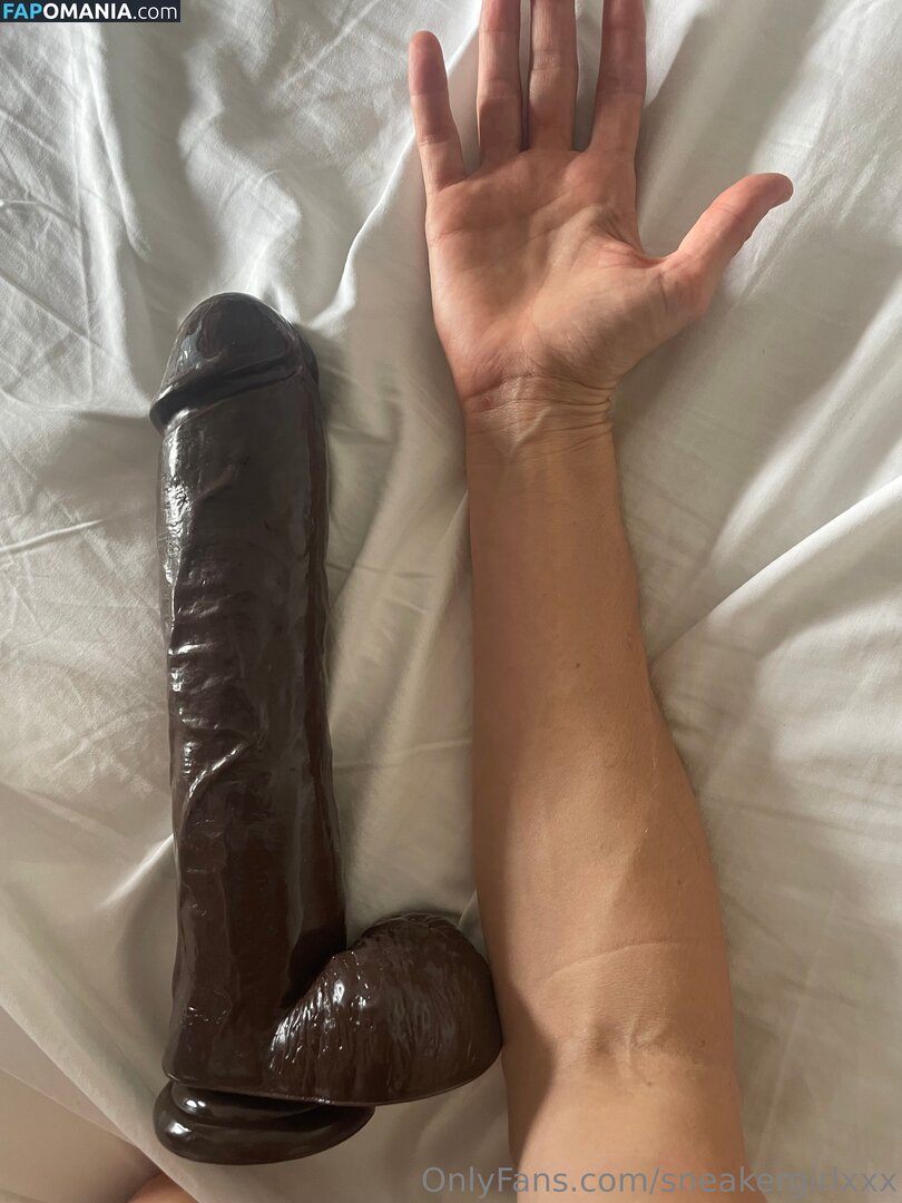 lovesneakers123_ / sneakergirlxxx Meztelen OnlyFans  Kikerült fotó #4