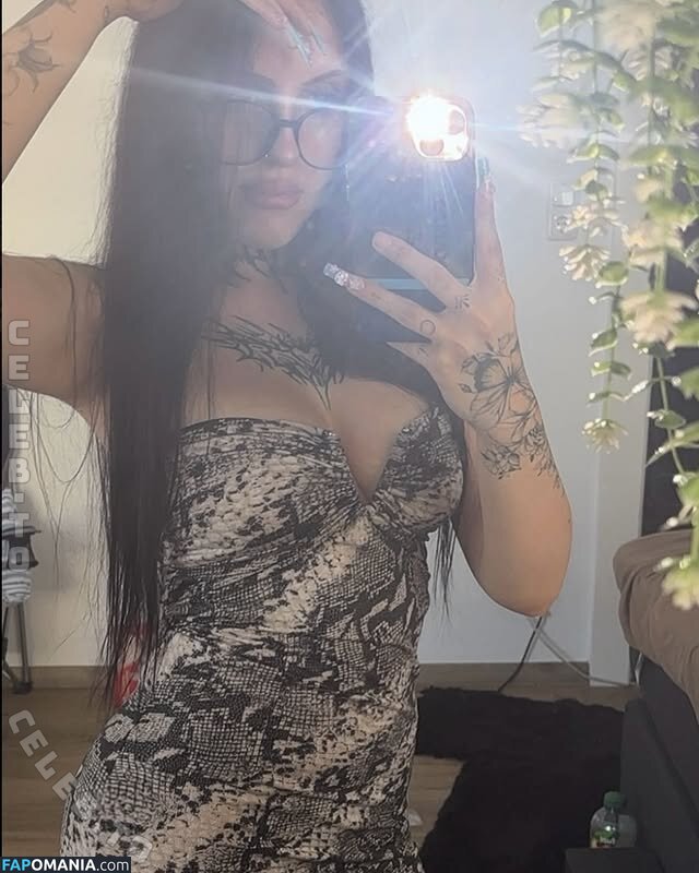 6.sophie.8 / sooophie_666 / your.local.hoe_68 Meztelen OnlyFans  Kikerült fotó #1