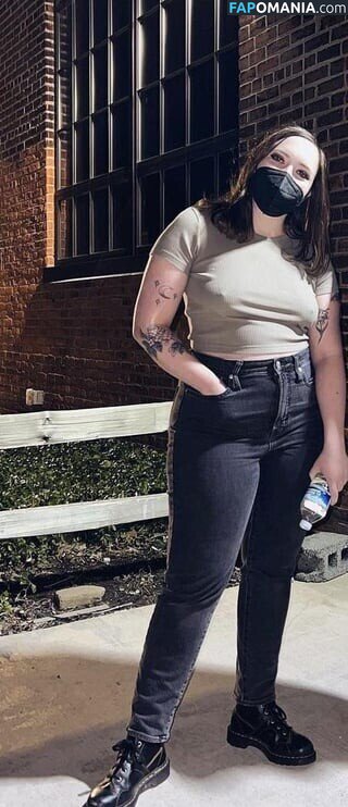 Soccer Mommy / Sophia Allison / soccermommyband Meztelen OnlyFans  Kikerült fotó #2