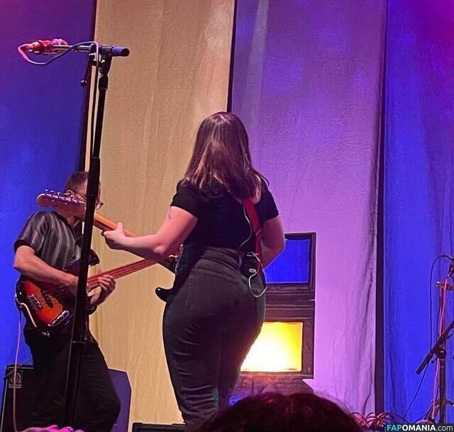 Soccer Mommy / Sophia Allison / soccermommyband Meztelen OnlyFans  Kikerült fotó #5