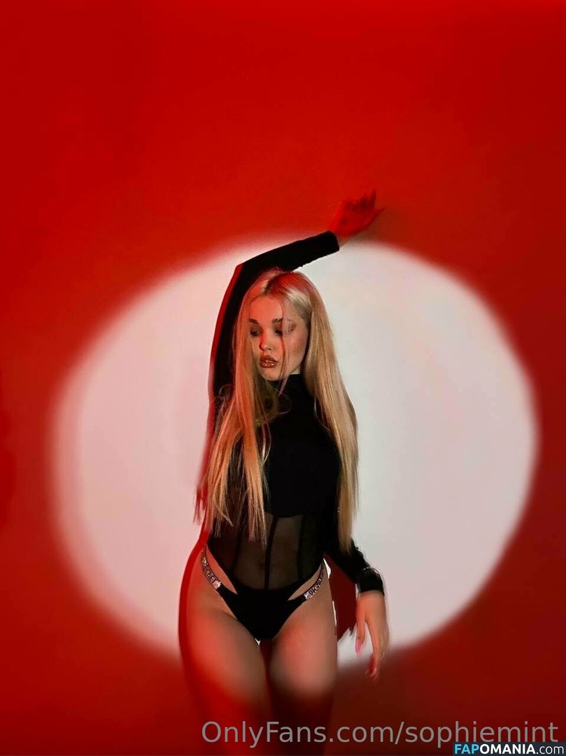 sophie_linfordd / sophiebbface Meztelen OnlyFans  Kikerült fotó #4