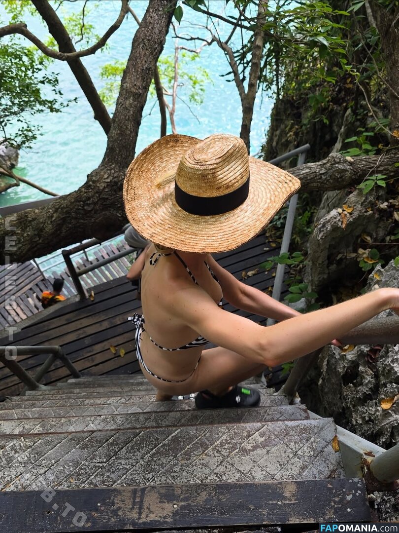 Stella Bossi / stellabossi Meztelen OnlyFans  Kikerült fotó #1
