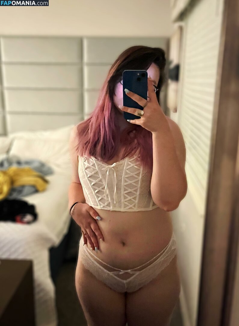 Strawbre / _strawbre_ / spicy_strawbre / straw.bre Meztelen OnlyFans  Kikerült fotó #1