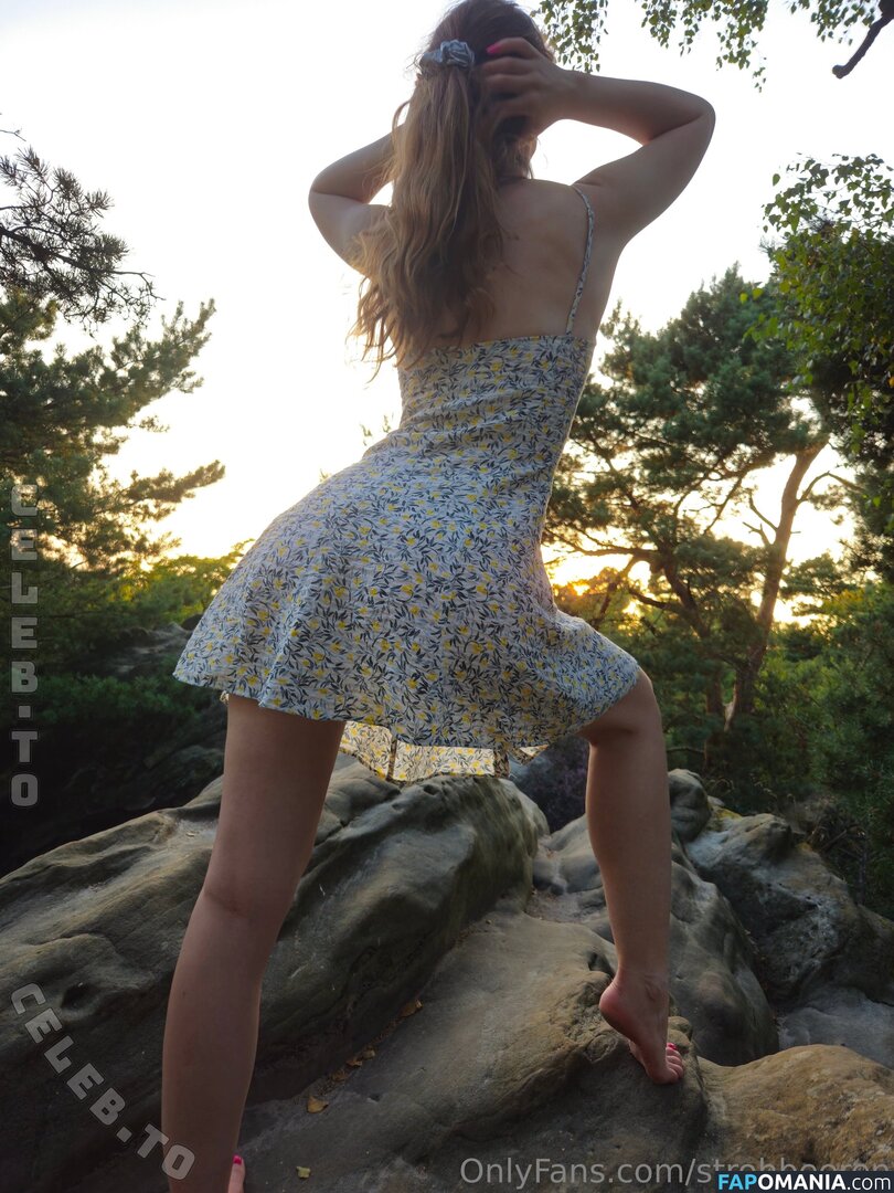 strohbeeren Meztelen OnlyFans  Kikerült fotó #1