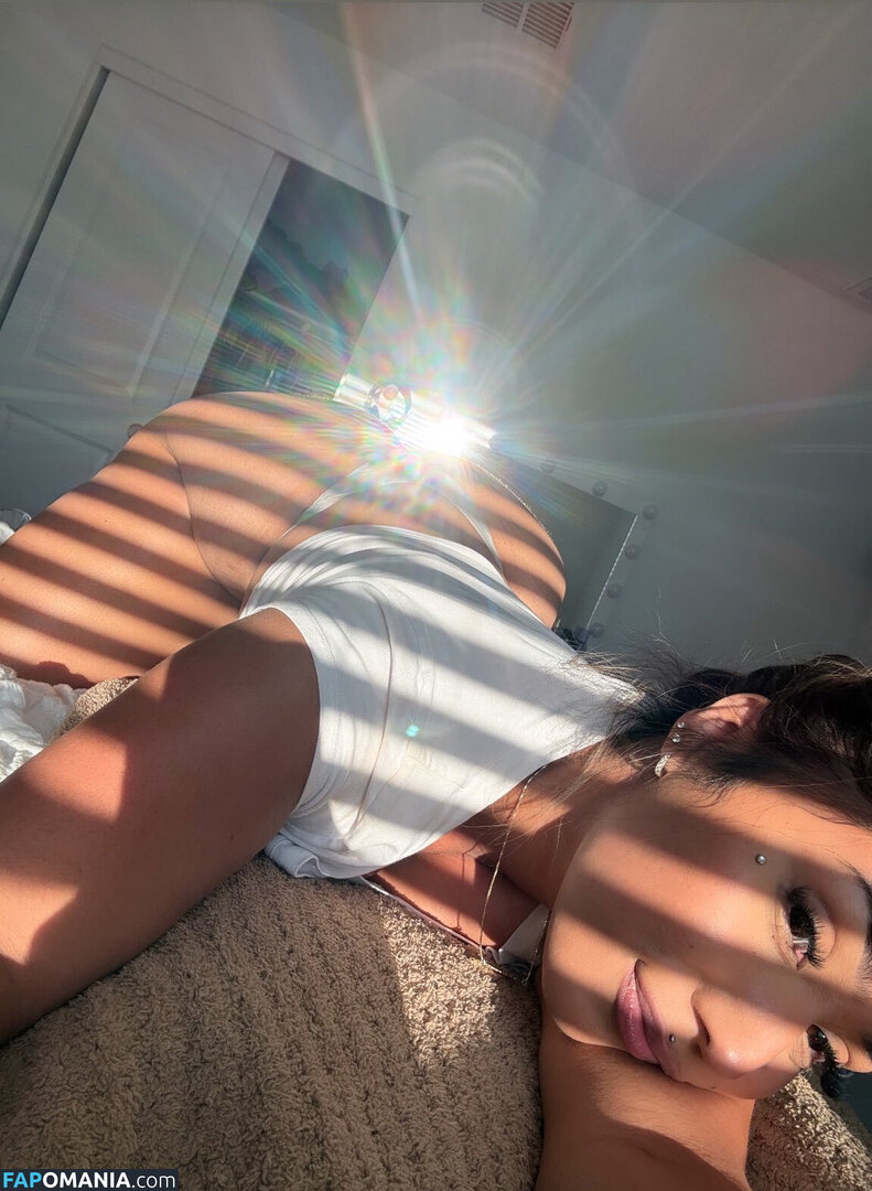 a.mariee28 / https: / sukiwithagoodcoochie Meztelen OnlyFans  Kikerült fotó #1