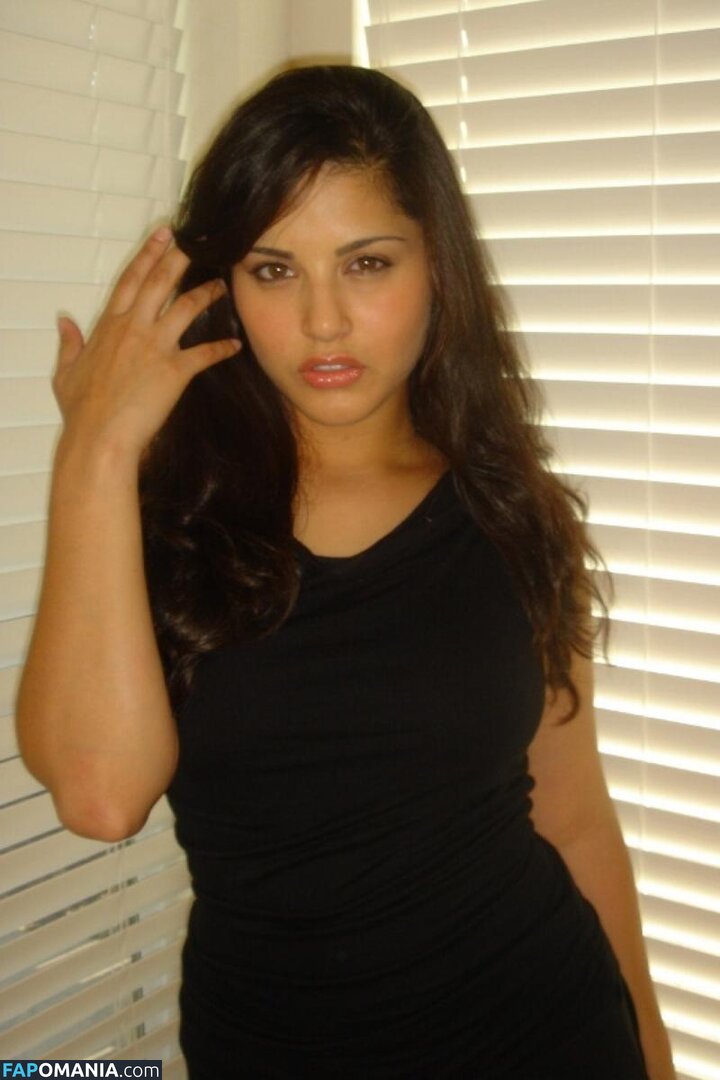 Sunny Leone / https: / sunnyleone Meztelen OnlyFans  Kikerült fotó #8