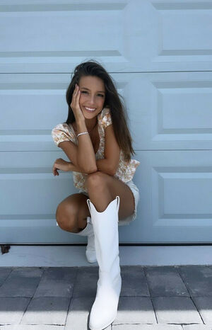 Taylor Alesia
