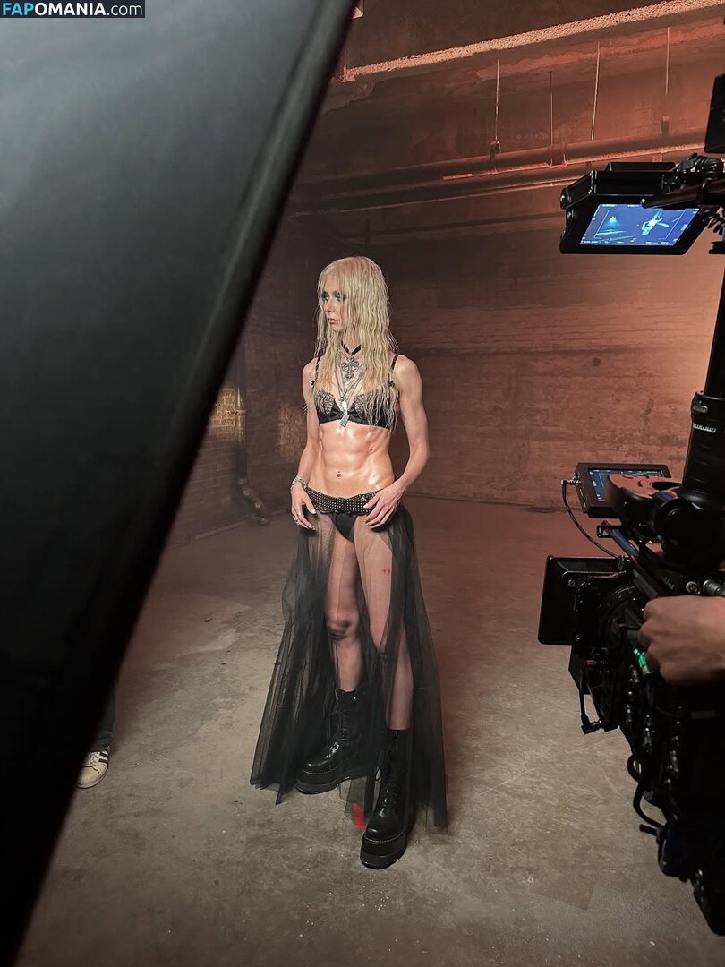 Taylor Momsen / aryelsoul / taylormomsen Meztelen OnlyFans  Kikerült fotó #700