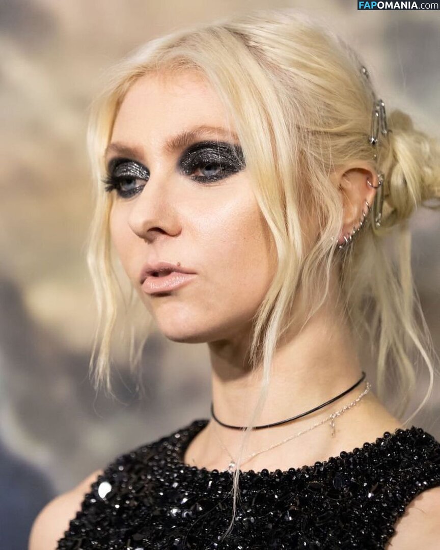 Taylor Momsen / aryelsoul / taylormomsen Meztelen OnlyFans  Kikerült fotó #707