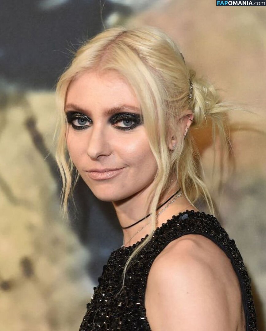 Taylor Momsen / aryelsoul / taylormomsen Meztelen OnlyFans  Kikerült fotó #710